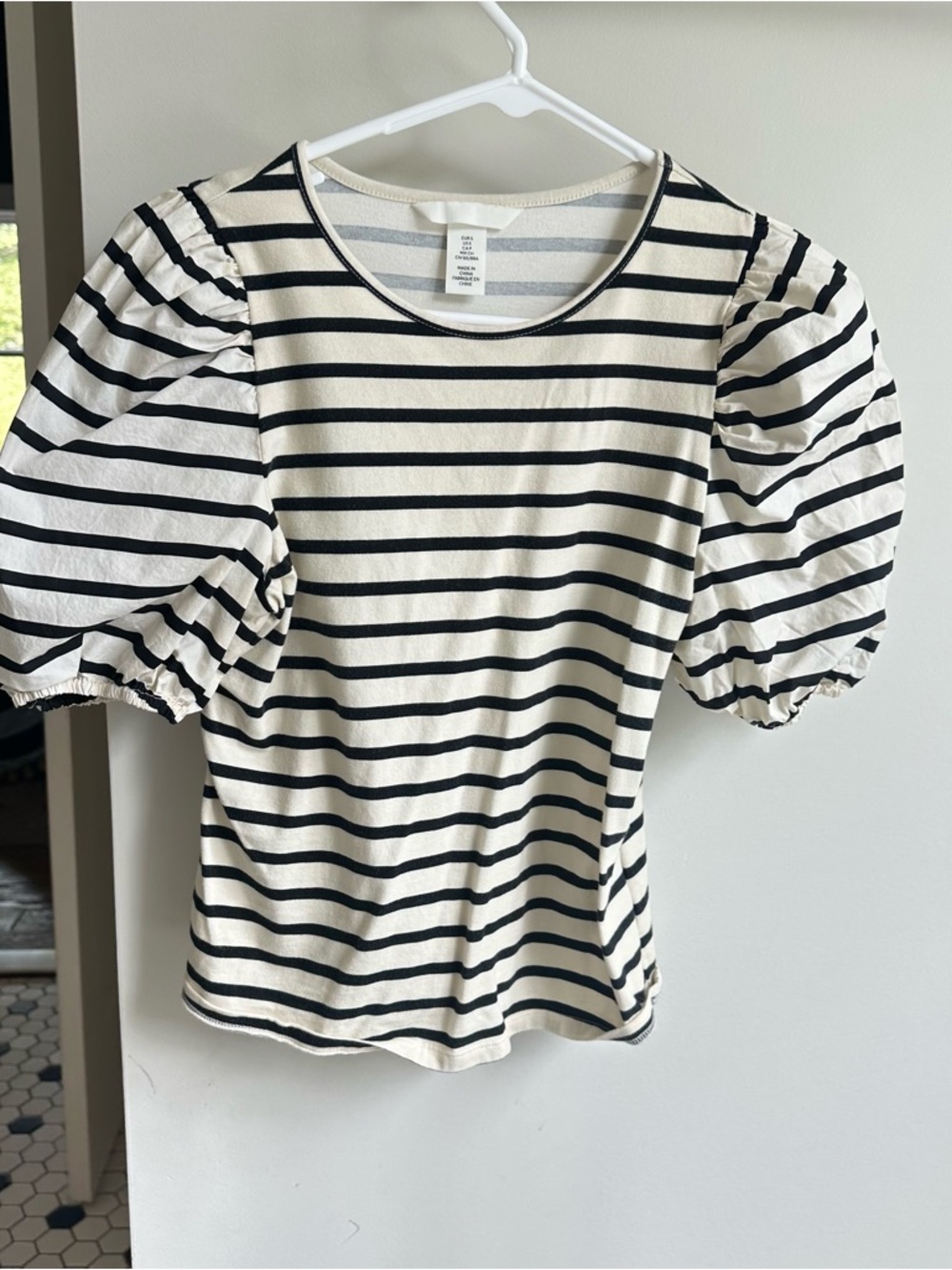 H&M puff sleeve tee
